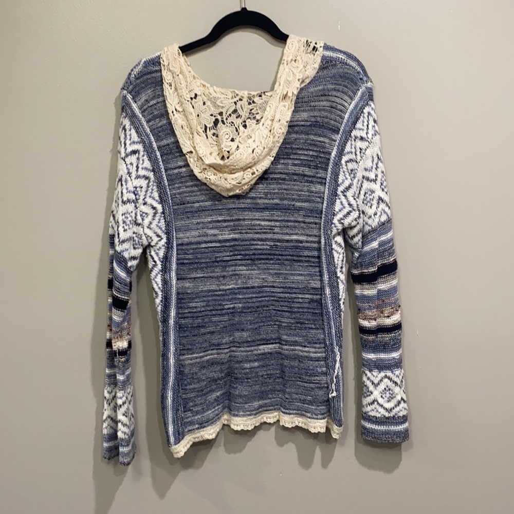 American Rag sweater - Picture 2 of 2